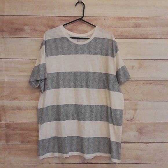 3 for $15 - Old Navy Striped Mens Tee XXL - Picture 1 of 3